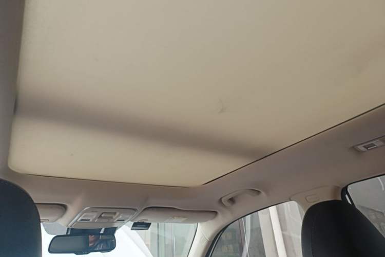 Used Geely Auto Emgrand X7 Sport 2018 1.8TD Automatic Two-Wheel Drive Smart 4G Connected Version Headliner