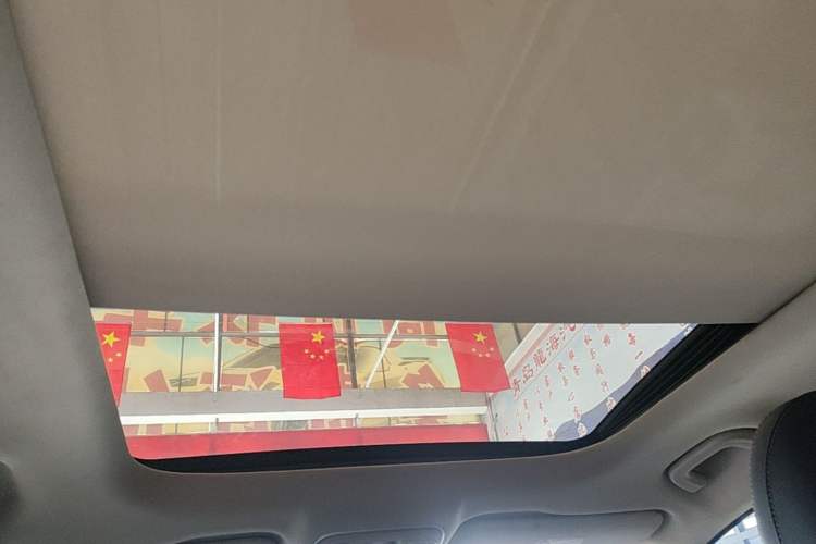 Used Geely Auto Emgrand X7 Sport 2018 1.8TD Automatic Two-Wheel Drive Smart Connect 4G Internet Edition Headliner