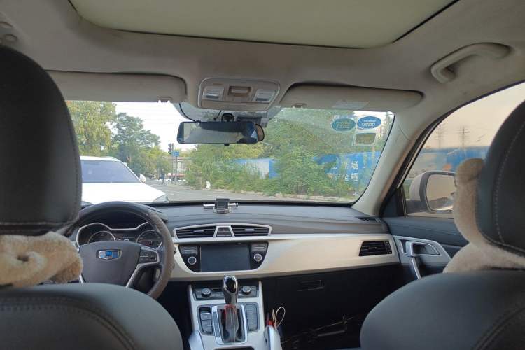 Used Geely Auto Emgrand X7 Sport 2018 Revised Version 1.8TD Automatic Two-Wheel Drive Smart Connectivity 4G-Enabled Edition Headliner