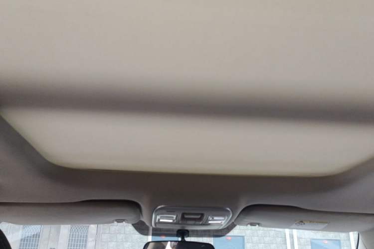 Used Geely Auto Emgrand X7 Sport 2018 2.0L Manual Two-Wheel Drive Zhiya Version Headliner