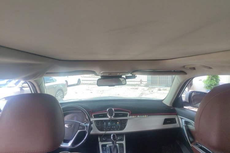 Used Geely Auto Emgrand X7 Sport 2018 1.8TD Automatic Two-Wheel Drive ZhiZun Model with 4G Connectivity Headliner
