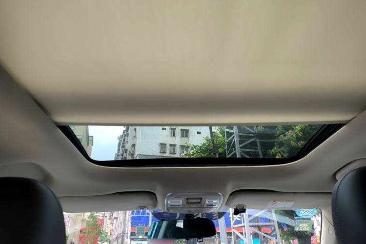 Used Geely Auto Emgrand X7 Sport 2018 1.8TD Automatic Two-Wheel Drive Smart Connect 4G Internet Edition Headliner