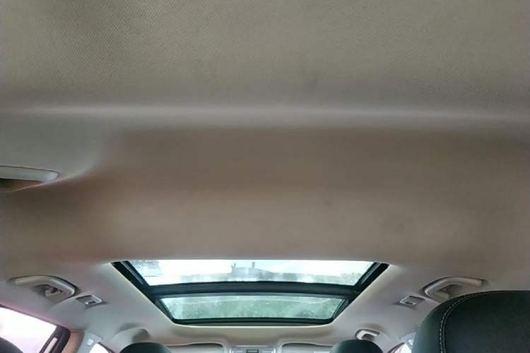 Used Geely Auto Emgrand X7 Sport 2018 1.8TD Automatic Two-Wheel Drive Zhiya Model Headliner