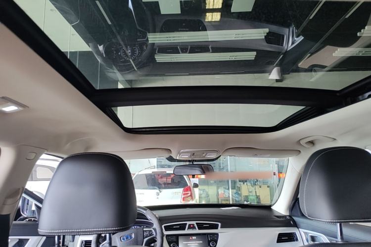 Used Geely Auto Emgrand X7 Sport 2018 1.8TD Automatic Two-Wheel Drive Smart Connect 4G Internet Edition Headliner