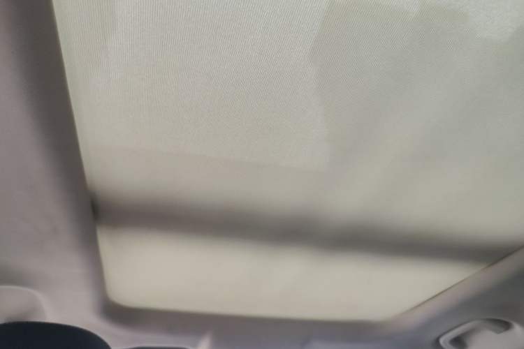 Used Geely Auto Emgrand X7 Sport 2018 2.0L Manual Two-Wheel Drive Zhiya Version Headliner