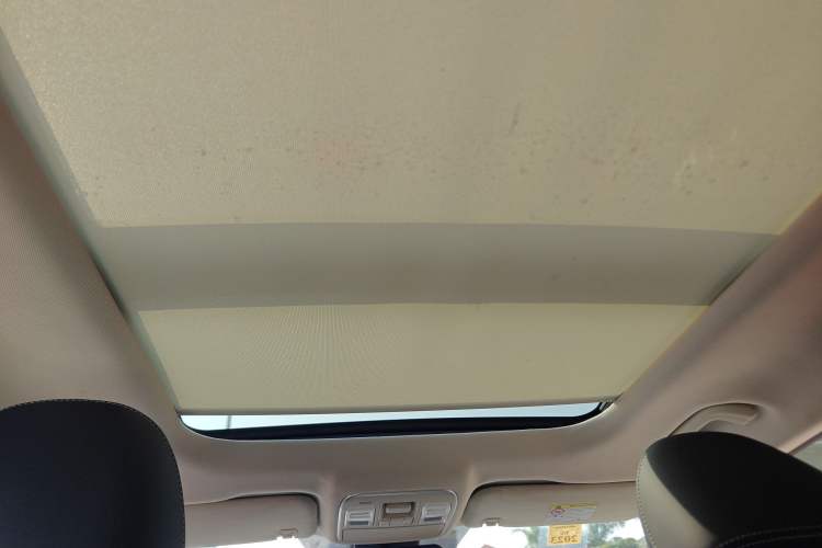 Used Geely Auto Emgrand X7 Sport 2018 1.8TD Automatic Two-Wheel Drive Smart 4G Connected Version Headliner