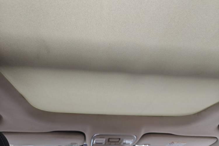 Used Geely Auto Emgrand X7 Sport 2018 1.8TD Automatic Two-Wheel Drive Zhiya Model Headliner