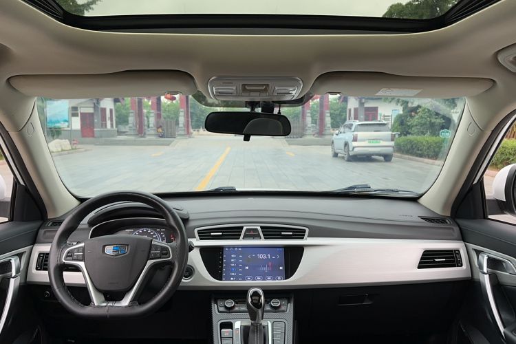 Used Geely Auto Emgrand X7 Sport 2018 1.8TD Automatic Two-Wheel Drive Smart Connect 4G Internet Edition Headliner