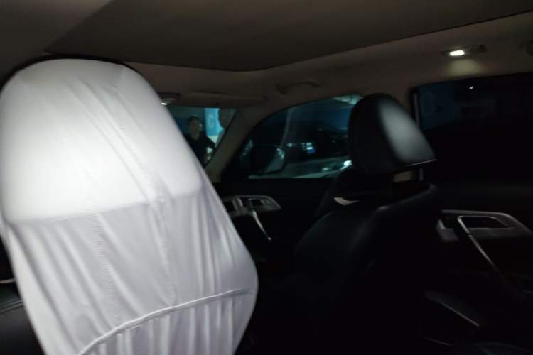 Used Geely Auto Emgrand X7 Sport 2018 1.8TD Automatic Two-Wheel Drive Smart 4G Connected Version Headliner