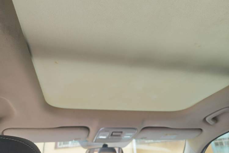 Used Geely Auto Emgrand X7 Sport 2018 1.8TD Automatic Two-Wheel Drive Smart Connect 4G Internet Edition Headliner