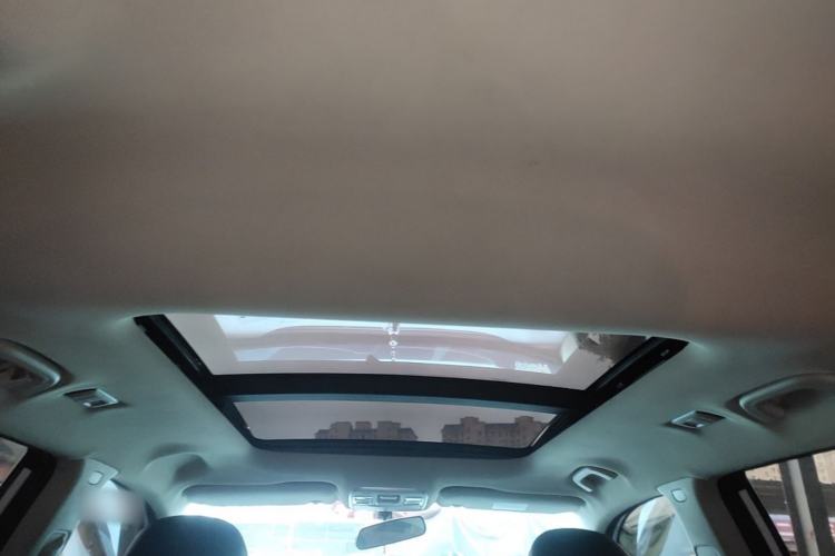 Used Geely Auto Emgrand X7 Sport 2018 1.8TD Automatic Two-Wheel Drive Smart Connect 4G Internet Edition Headliner