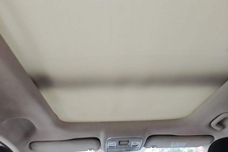 Used Geely Auto Emgrand X7 Sport 2018 1.8TD Automatic Two-Wheel Drive Zhiya Model Headliner