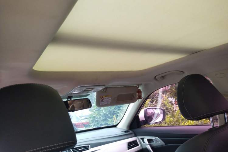 Used Geely Auto Emgrand X7 Sport 2018 2.0L Manual Two-Wheel Drive Zhiya Version Headliner