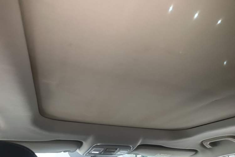 Used Geely Auto Emgrand X7 Sport 2018 1.8TD Automatic Two-Wheel Drive Zhiya Model Headliner