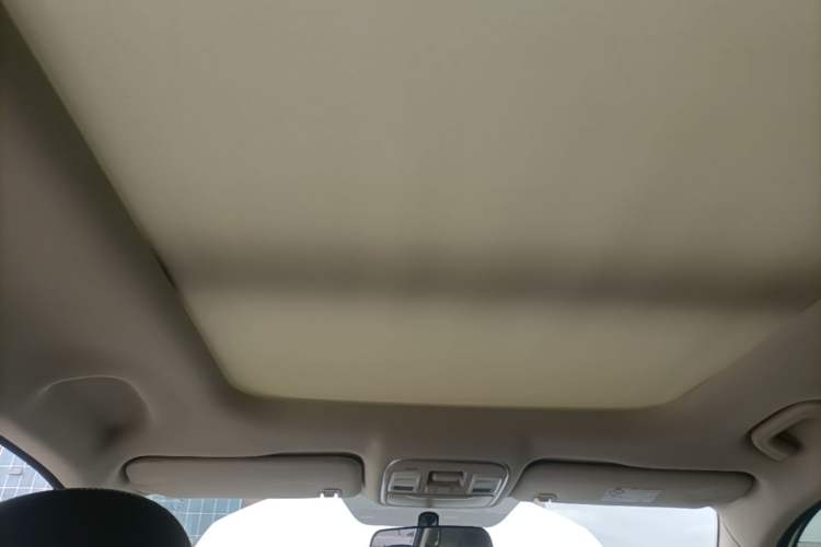 Used Geely Auto Emgrand X7 Sport 2018 1.8TD Automatic Two-Wheel Drive Smart Connect 4G Internet Edition Headliner