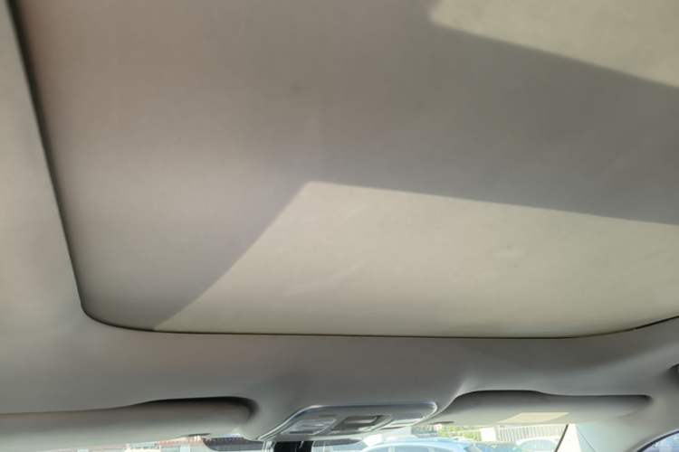 Used Geely Auto Emgrand X7 Sport 2018 1.8TD Automatic Two-Wheel Drive Zhiya Model Headliner