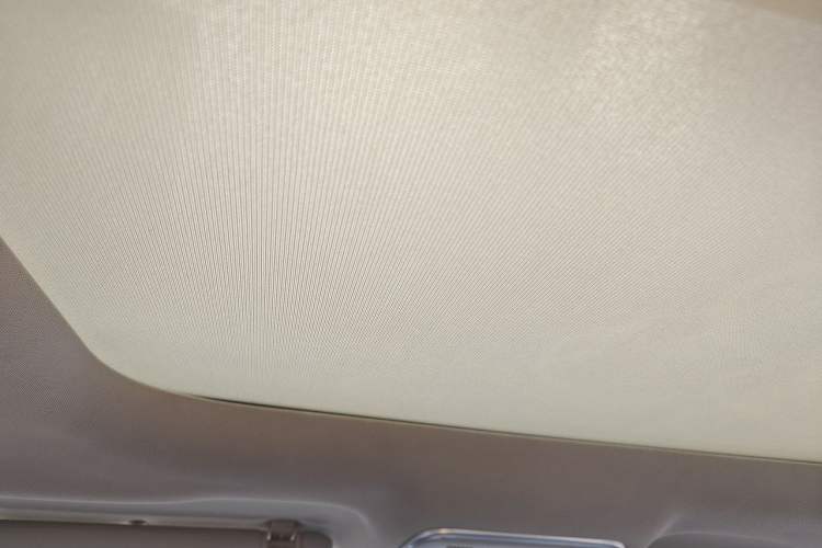 Used Geely Auto Emgrand X7 Sport 2018 1.8TD Automatic Two-Wheel Drive Smart Connect 4G Internet Edition Headliner