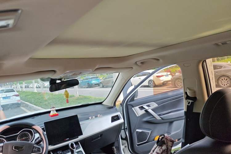 Used Geely Auto Emgrand X7 Sport 2018 1.8TD Automatic Two-Wheel Drive Zhiya Model Headliner