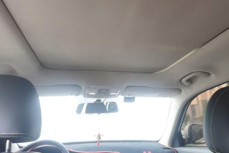 Used Geely Auto Emgrand X7 Sport 2018 2.0L Manual Two-Wheel Drive Zhiya Version Headliner
