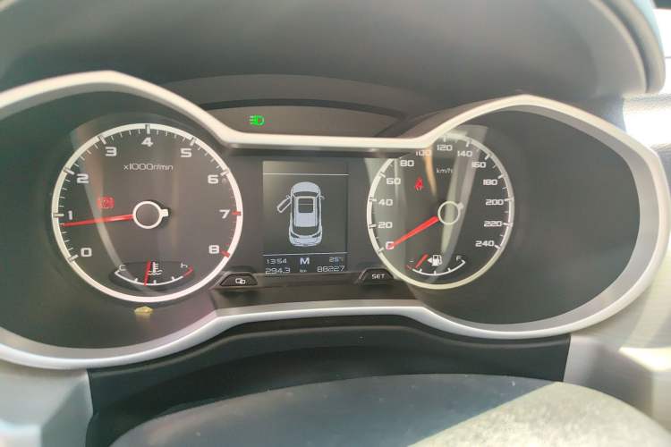 Used Geely Auto Emgrand X7 Sport 2018 2.0L Manual Two-Wheel Drive Zhiya Version Instrument Cluster