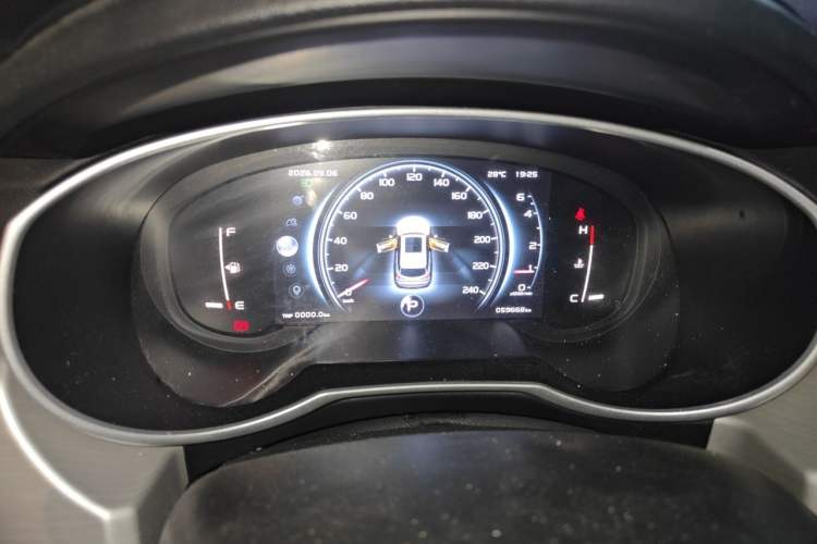 Used Geely Auto Emgrand X7 Sport 2018 1.8TD Automatic Two-Wheel Drive Smart Connect 4G Internet Edition Instrument Cluster