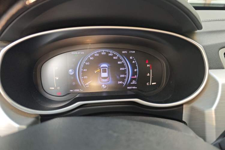 Used Geely Auto Emgrand X7 Sport 2018 1.8TD Automatic Two-Wheel Drive Smart 4G Connected Version Instrument Cluster