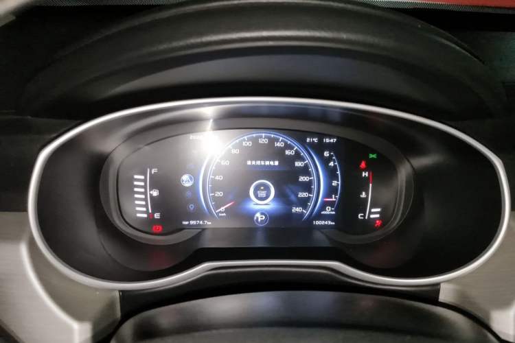 Used Geely Auto Emgrand X7 Sport 2018 1.8TD Automatic Two-Wheel Drive Smart Connect 4G Internet Edition Instrument Cluster