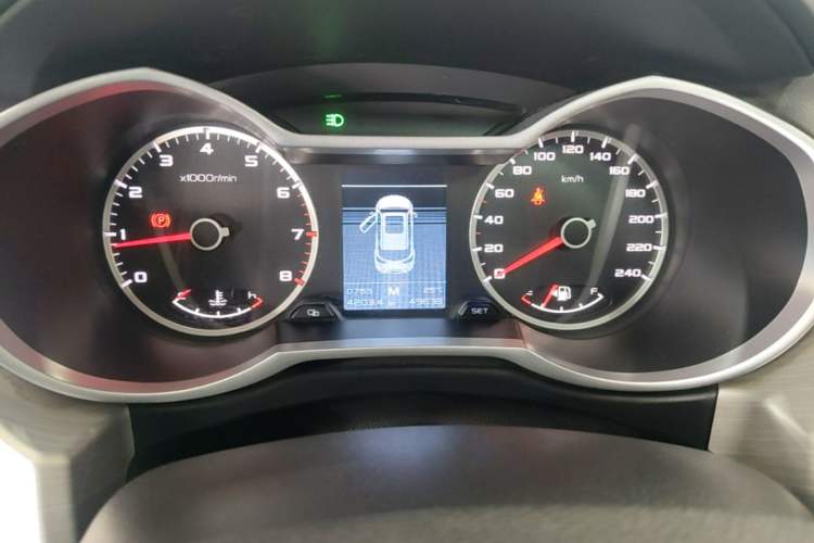 Used Geely Auto Emgrand X7 Sport 2018 1.8TD Manual Two-Wheel Drive Zhiya Model Instrument Cluster