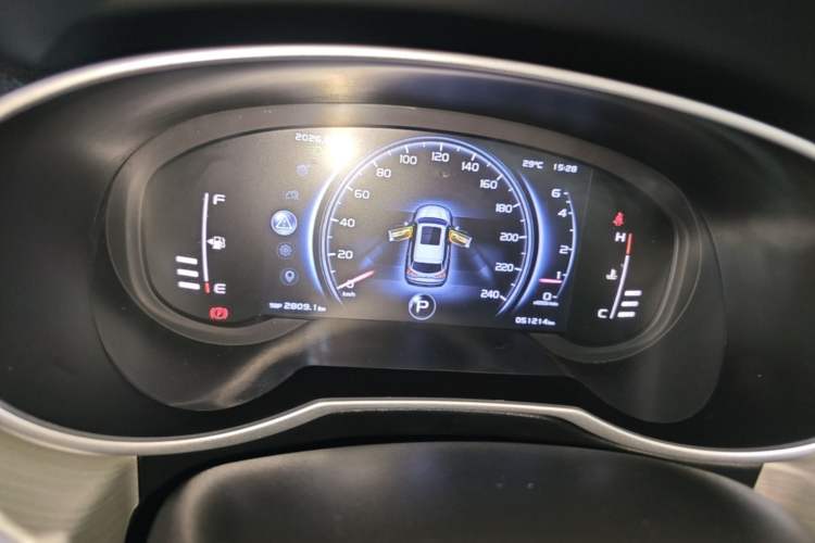 Used Geely Auto Emgrand X7 Sport 2018 1.8TD Automatic All-Wheel-Drive ZhiZun Model with 4G Connectivity Instrument Cluster