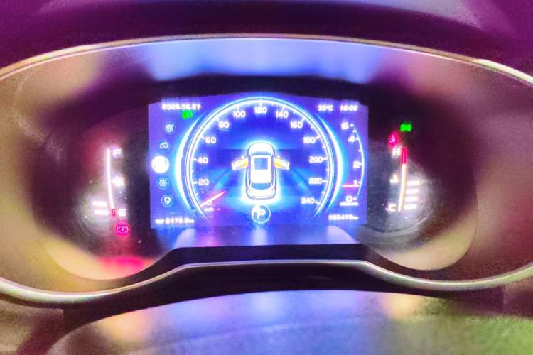 Used Geely Auto Emgrand X7 Sport 2018 1.8TD Automatic Two-Wheel Drive Smart 4G Connected Version Instrument Cluster