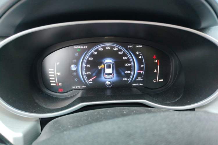 Used Geely Auto Emgrand X7 Sport 2018 1.8TD Automatic Two-Wheel Drive Smart Connect 4G Internet Edition Instrument Cluster