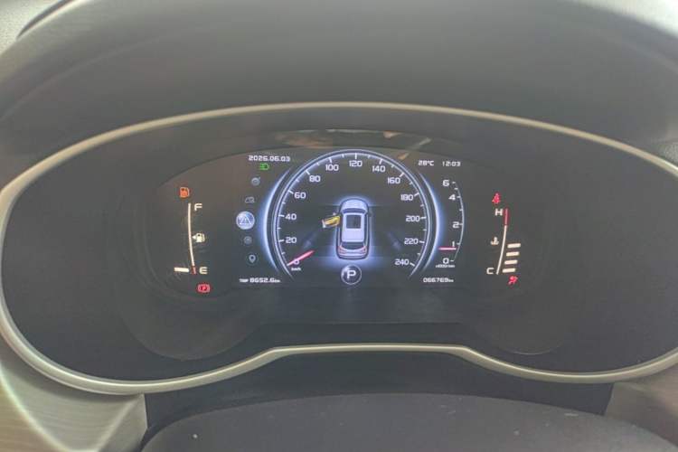 Used Geely Auto Emgrand X7 Sport 2018 1.8TD Automatic Two-Wheel Drive Smart Connect 4G Internet Edition Instrument Cluster
