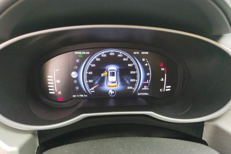Used Geely Auto Emgrand X7 Sport 2018 1.8TD Automatic Two-Wheel Drive ZhiZun Model with 4G Connectivity Instrument Cluster
