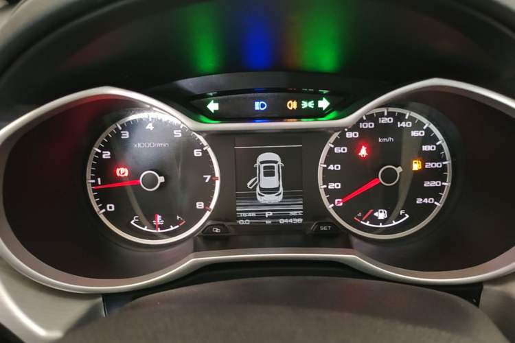 Used Geely Auto Emgrand X7 Sport 2018 1.8TD Automatic Two-Wheel Drive Zhiya Model Instrument Cluster