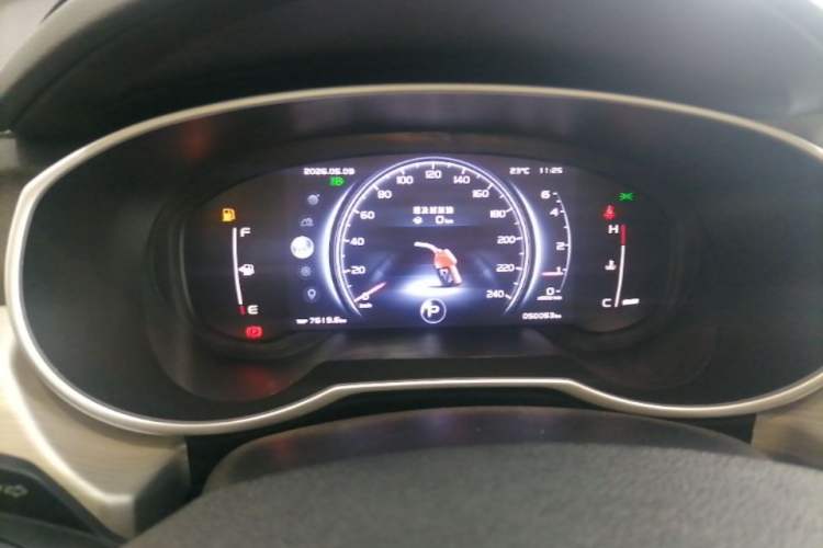 Used Geely Auto Emgrand X7 Sport 2018 1.8TD Automatic Two-Wheel Drive ZhiZun Model with 4G Connectivity Instrument Cluster