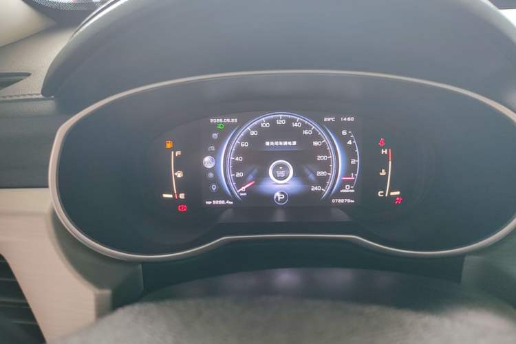 Used Geely Auto Emgrand X7 Sport 2018 1.8TD Automatic Two-Wheel Drive Smart Connect 4G Internet Edition Instrument Cluster