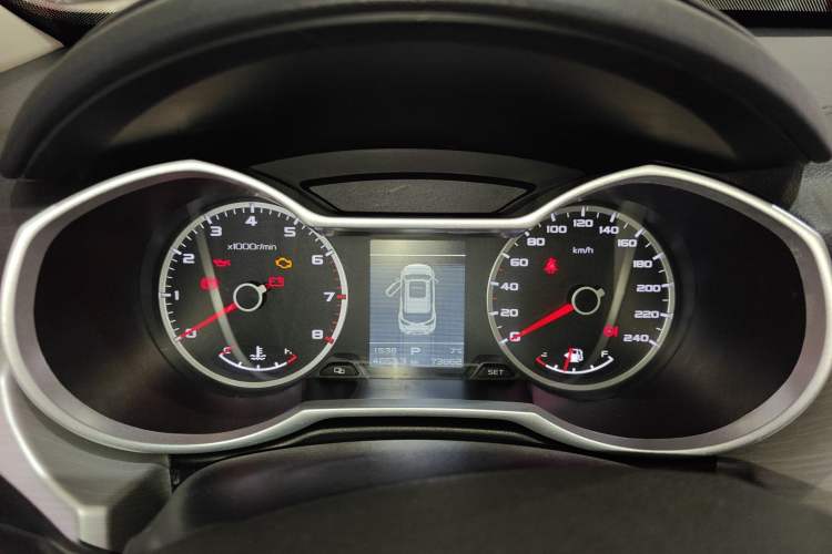 Used Geely Auto Emgrand X7 Sport 2018 1.8TD Automatic Two-Wheel Drive Zhiya Model Instrument Cluster