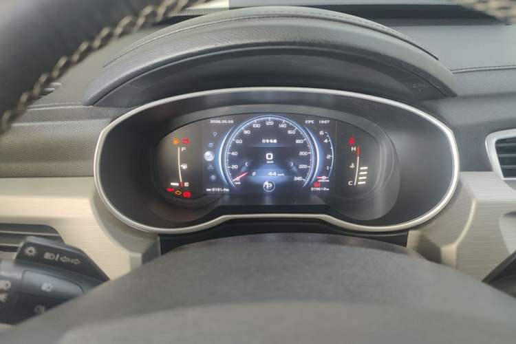 Used Geely Auto Emgrand X7 Sport 2018 1.8TD Automatic Two-Wheel Drive Smart Connect 4G Internet Edition Instrument Cluster