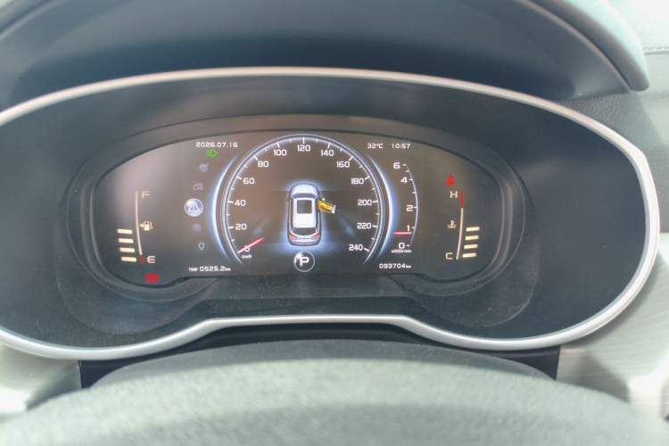 Used Geely Auto Emgrand X7 Sport 2018 1.8TD Automatic Two-Wheel Drive ZhiZun Model with 4G Connectivity Instrument Cluster