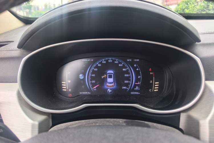 Used Geely Auto Emgrand X7 Sport 2018 1.8TD Automatic Two-Wheel Drive Smart Connect 4G Internet Edition Instrument Cluster