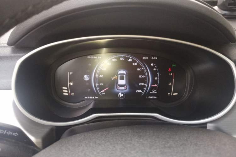 Used Geely Auto Emgrand X7 Sport 2018 1.8TD Automatic Two-Wheel Drive Smart Connect 4G Internet Edition Instrument Cluster