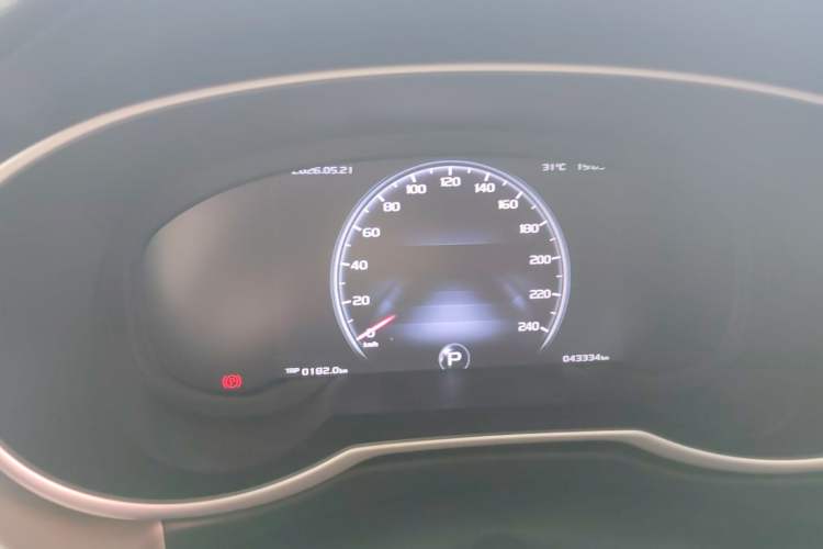 Used Geely Auto Emgrand X7 Sport 2018 1.8TD Automatic Two-Wheel Drive ZhiZun Model with 4G Connectivity Instrument Cluster