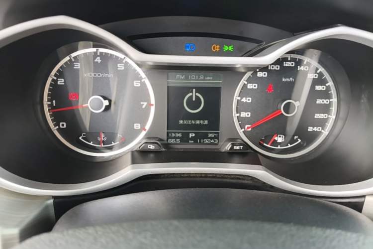 Used Geely Auto Emgrand X7 Sport 2018 1.8TD Automatic Two-Wheel Drive Zhiya Model Instrument Cluster