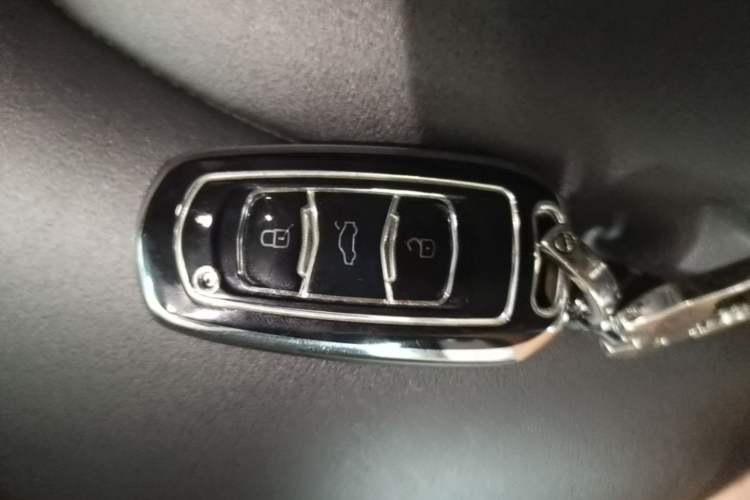 Used Geely Auto Emgrand X7 Sport 2018 1.8TD Automatic Two-Wheel Drive Smart Connect 4G Internet Edition Interior 1