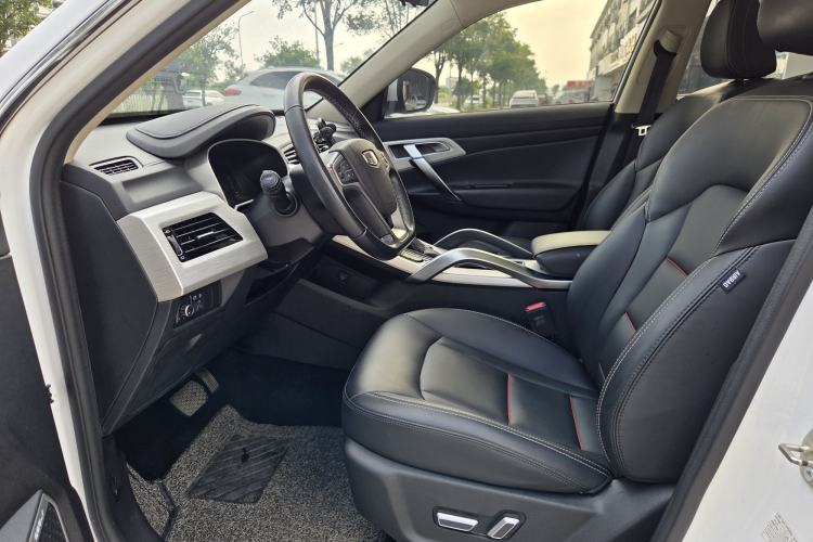 Used Geely Auto Emgrand X7 Sport 2018 1.8TD Automatic Two-Wheel Drive Smart Connect 4G Internet Edition Interior 1