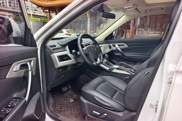 Used Geely Auto Emgrand X7 Sport 2018 1.8TD Automatic Two-Wheel Drive Smart Connect 4G Internet Edition Interior 1