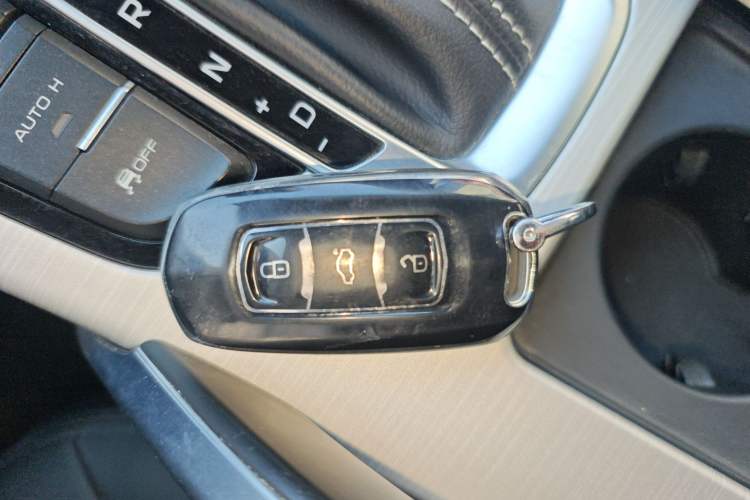 Used Geely Auto Emgrand X7 Sport 2018 1.8TD Automatic Two-Wheel Drive Smart Connect 4G Internet Edition Interior 1