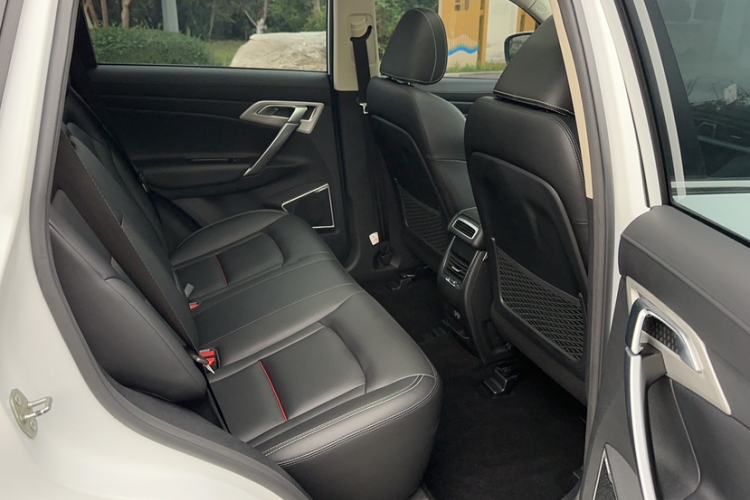 Used Geely Auto Emgrand X7 Sport 2018 1.8TD Automatic Two-Wheel Drive Smart Connect 4G Internet Edition Interior 1