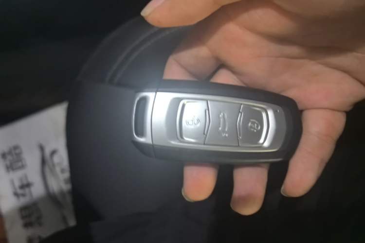 Used Geely Auto Emgrand X7 Sport 2018 2.0L Manual Two-Wheel Drive Zhiya Version Interior 1