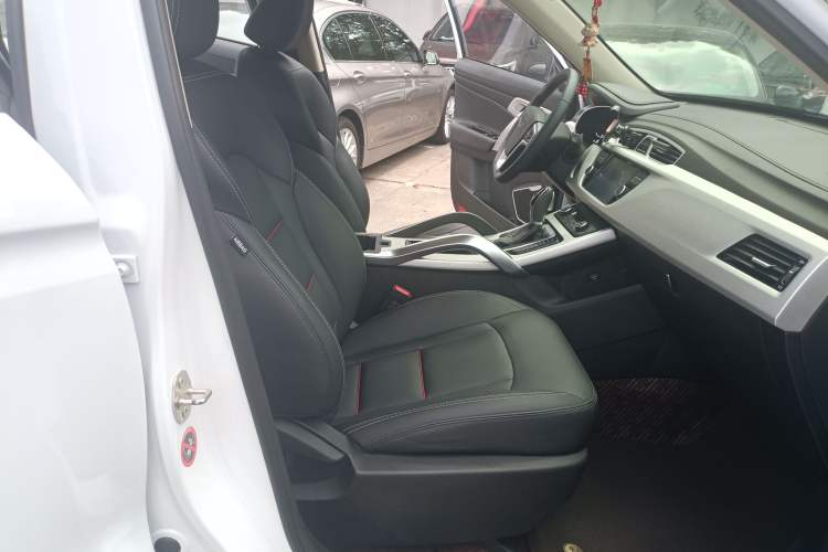 Used Geely Auto Emgrand X7 Sport 2018 1.8TD Automatic Two-Wheel Drive Smart Connect 4G Internet Edition Interior 1